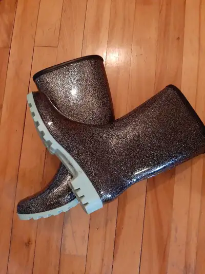 Rain boots junior size 4, Voir plus