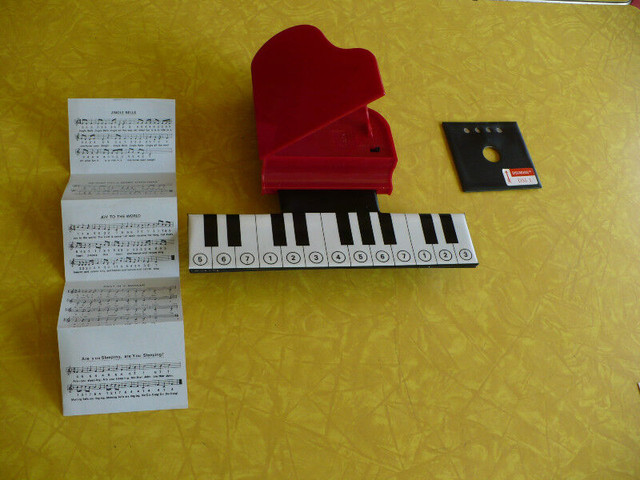 COMPUTER PIANO MODEL:CP-2000 ( VINTAGE SANS CODE BARRE ) dans Art et objets de collection  à Longueuil/Rive Sud - Image 4