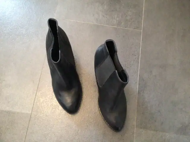 Aldo ankle boots in Women's - Shoes in Winnipeg - Image 3
