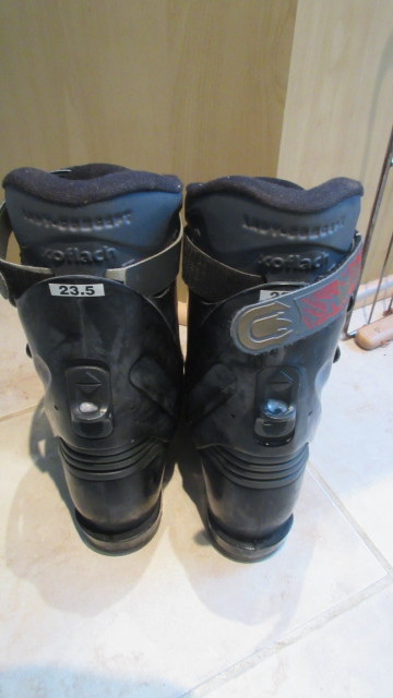 Youth ski boots shoe size 6-6.5, mondo 23.5 in Ski in Ottawa - Image 2