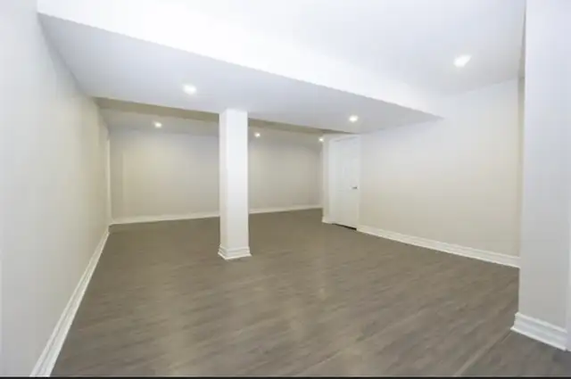 Bedroom for rent in Room Rentals & Roommates in Oshawa / Durham Region - Image 5