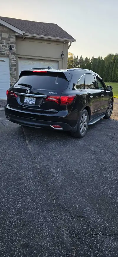 Drives and runs with no problems. Second owner, clean Carfax no accidents.