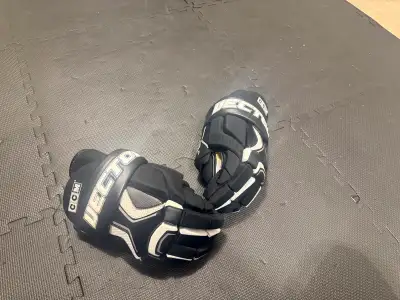 14” Hockey Gloves CCM Vector 4.0, View more