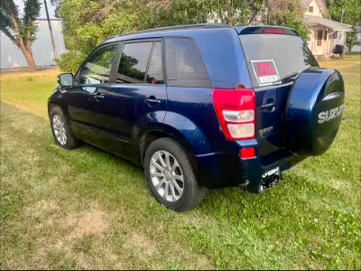 Used Suzuki grand vitara by original owner. Drives great in city and highway. Small enough to park e...