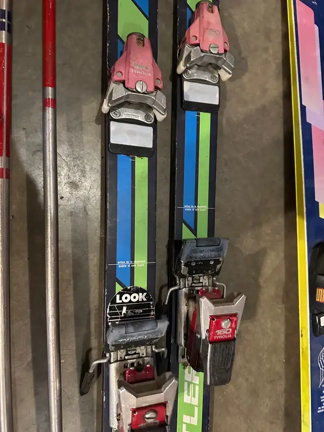 Two pairs retro downhill skis dynastar tecno in Ski in Edmonton - Image 3