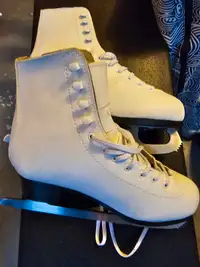 Girls skates US size 8 (White)