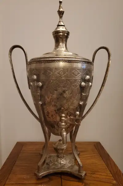 GORGEOUS RARE ANTIQUE ENGLISH SILVER PLATED BRASS SAMOVAR/HOT WATER URN. 23 INCHES TALL.