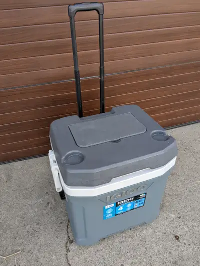 Cooler Box Portable Rolling Igloo Maxcol 62 Qt, View more