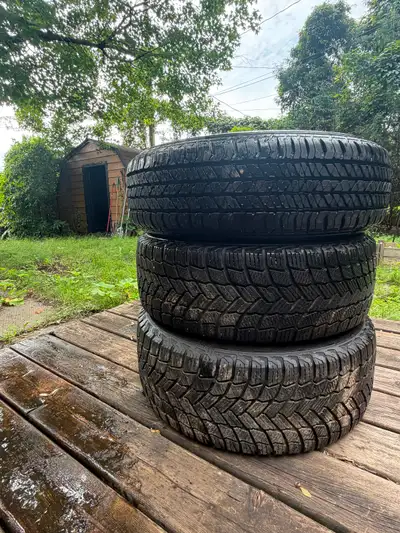 Get ready for the Canadian winter! I am selling the remaining tires from my storage unit Michelin X-...