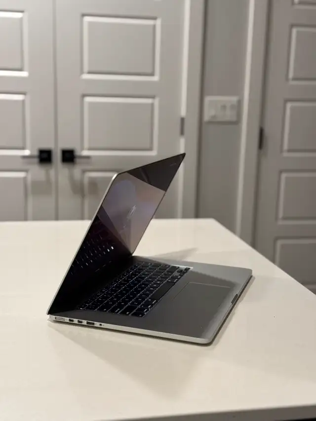 MacBook Pro 15" Retina  i7 2.6GHz 512GB New Battery 62863283844353122
