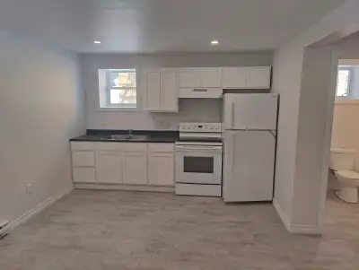 2 Beds 1 Bath - Apartment Ground floor (not basement level) fresh two bed, one bath apartment in Spr...