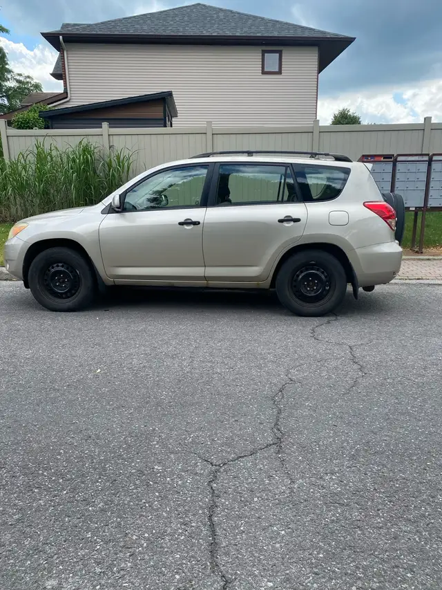 2008 Toyota RAV4 V6 in Cars & Trucks in Ottawa - Image 3