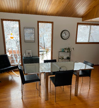 Great quality, chrome & glass expanding dining table/desk!