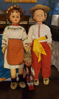 Authentic Ukrainian dancing dolls