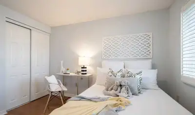 Rooms for Rent – Richmond Hill Elgin Mills Bayview (Female Preferred) 3 bright upstairs rooms and 1...