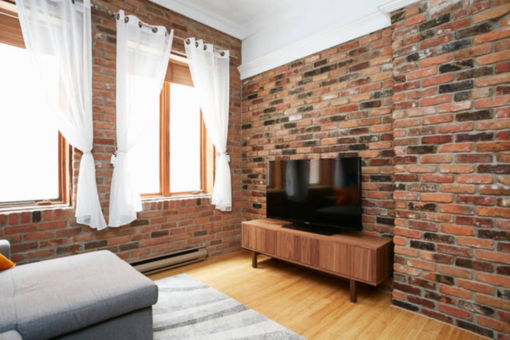 All-furnished condo in the heart of Old Montreal fo rent — photo 1