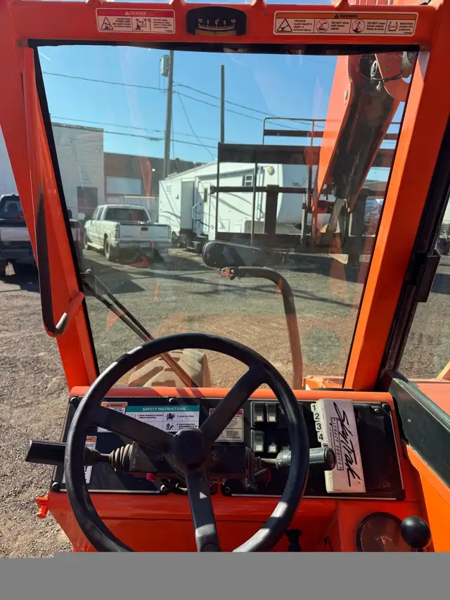 2006 JLG Skytrack 8042 in Heavy Equipment in Saskatoon - Image 11