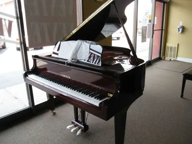 Méga vente de pianos acoustiques et numérique YAMAHA in Pianos & Keyboards in Laval / North Shore - Image 6