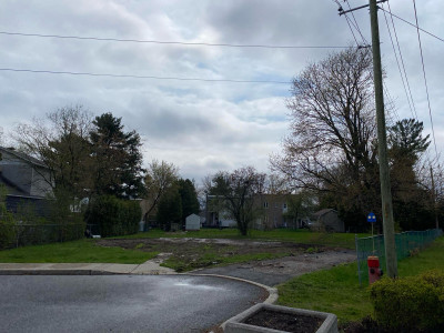Terrain vacant - 12 600 pc - Zoné 4 logements - McMasterville