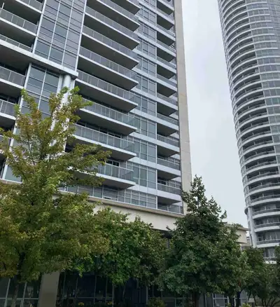 2BR/2WR CONDO @ 151 VILLAGE GREEN SQUARE