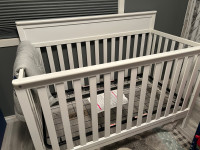 Baby toddler crib