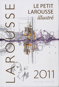 Le Petit Larousse Illustré 2011 dans un coffre