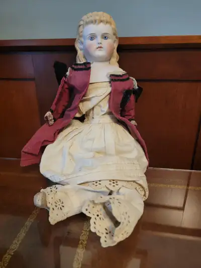 Beautiful Vintage Antique Doll, circa 1890, Porcelain head, Very special