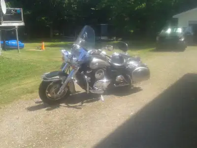 new tires new inspection oil and filter change good condition runs great driving lights and luggage...