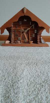 Log cabin clock