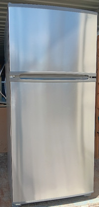 refrigerator 18 cu ft and chest freezer 4 cu ft