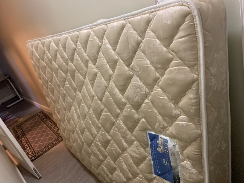 Free Double Bed & Frame Beds & Mattresses Calgary Kijiji