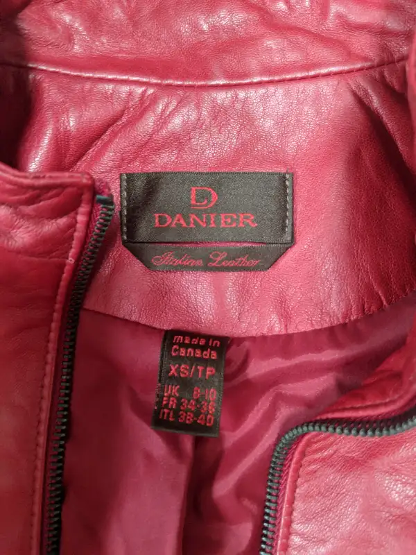 Danier Women’s Red Leather Jacket – Size Small – Soft Leather in Women's - Tops & Outerwear in Markham / York Region - Image 6