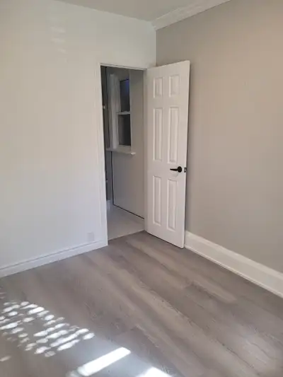 New Toronto ,Ground floor, 3 bedroom, 2 Bathroom,. Close to the lake,Very nice neighbourhood, New Re...