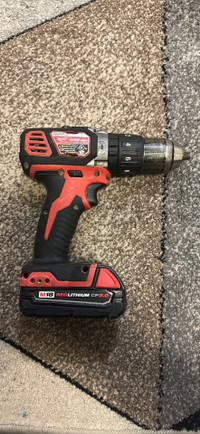 Milwaukee m18  1/2” hammer drill with battery 