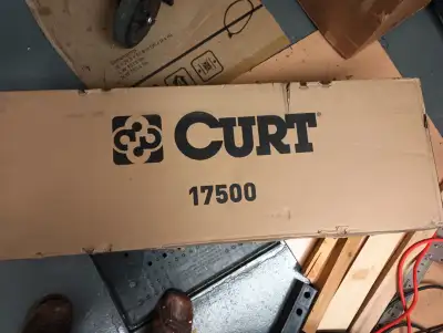 Barre torsion Curt 17500 10000 lbs neuf jamais servi,boulés 2 5/16 bras monté sur bearing tout est d...