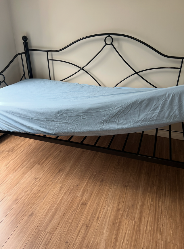 Black bed for sale in Beds & Mattresses in Kitchener / Waterloo - Image 6