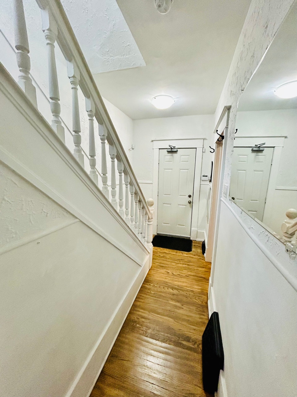 2 bedroom , single rooms or whole house for rent 4
