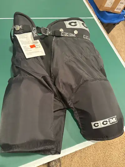 hockey pants - Ccm junior large, View more