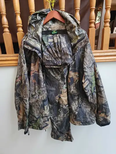 Waterproof hooded jacket and pants size large. Zippered pockets and breathable. Retired from hunting...