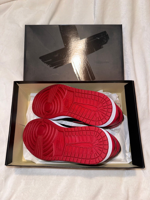 Retro Air Jordan 1 High “Bred Banned” - BNIB in Men's Shoes in Hamilton - Image 3