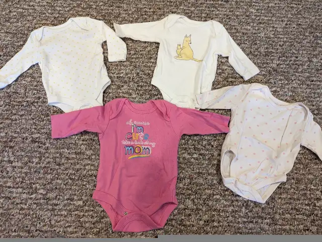 Pyjamas, cache-couche/ onesies - 0-3M in Clothing - 0-3 Months in Gatineau - Image 7