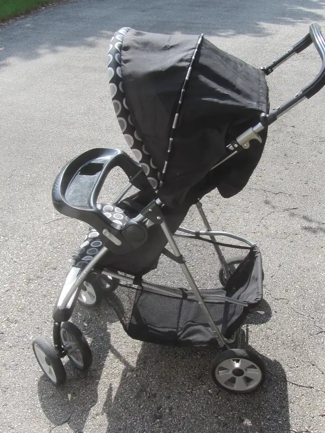 Cosco Lightweight Basic Stroller456524872182681600