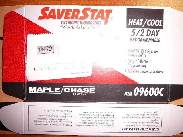 PROGRAMMABLE  ELECTRONIC  HOME  THERMOSTAT in Other in Regina - Image 6