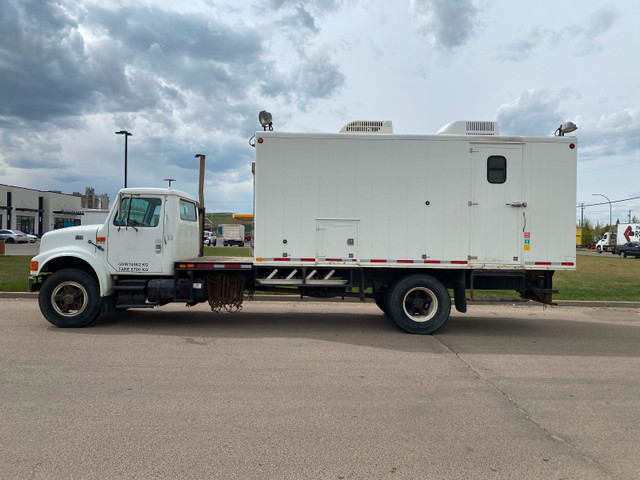 INTERNATIONAL 4900 Max force with mobile office in Cars & Trucks in Edmonton - Image 2