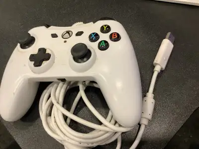AmazonBasics Wired Controller for Xbox One / PC, View more