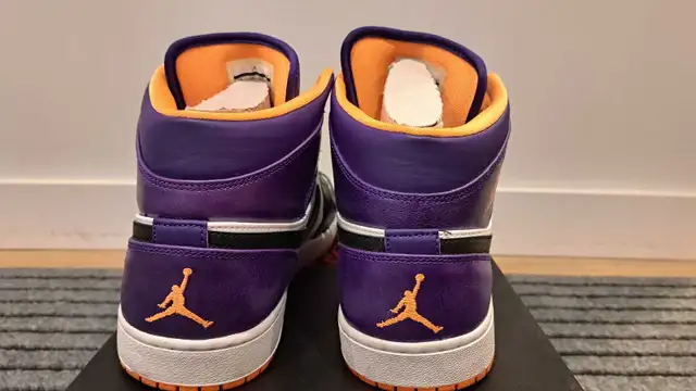 Jordan 1 Mid Phoenix Suns in Men's Shoes in Markham / York Region - Image 3