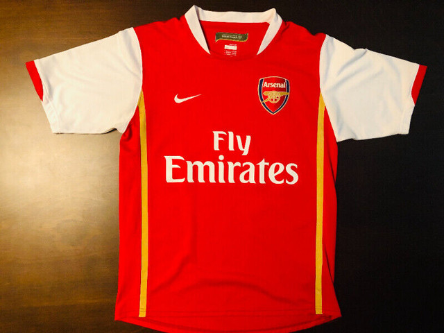 2006-2008 Arsenal Rare Home Jersey -Cesc Fabregas #8 -Size Small in Soccer in City of Toronto - Image 4