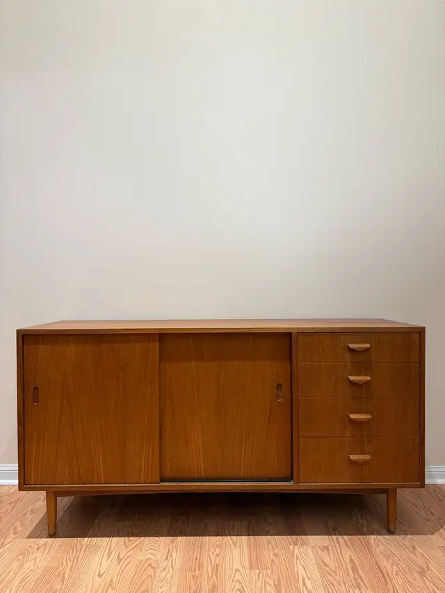 Mid Century Teak Sideboard  in Hutches & Display Cabinets in Markham / York Region - Image 9