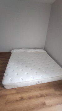 King size mattress +waterproof protection