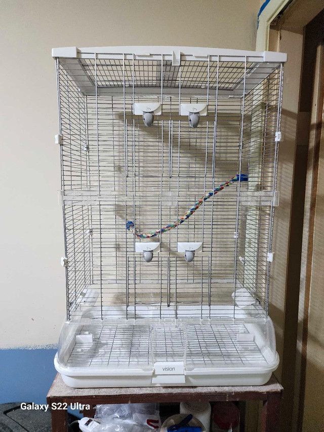 Like new Large Vision cage  in Birds for Rehoming in Edmonton